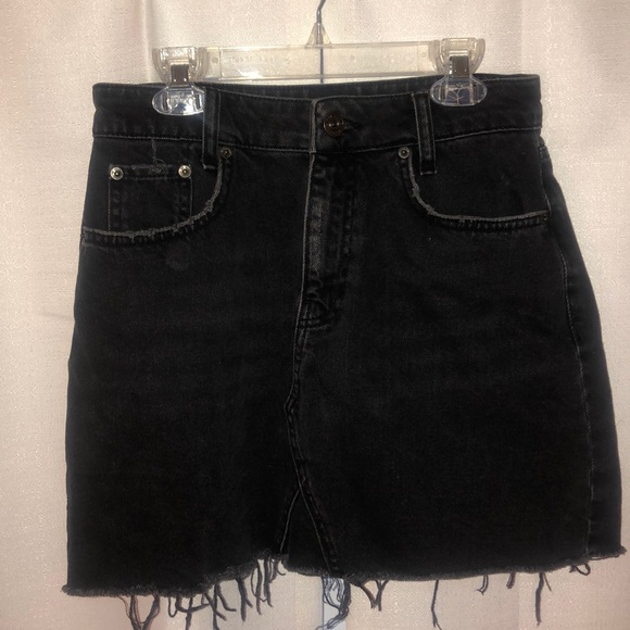 Black Jean Skirt from Urban Outfitters - Picture 2 of 3